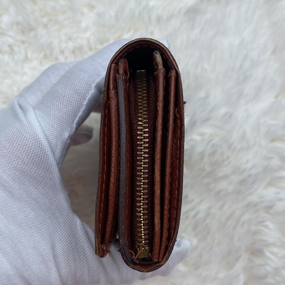 ✨ Louis Vuitton Monogram Wallet - Picture 4 of 15